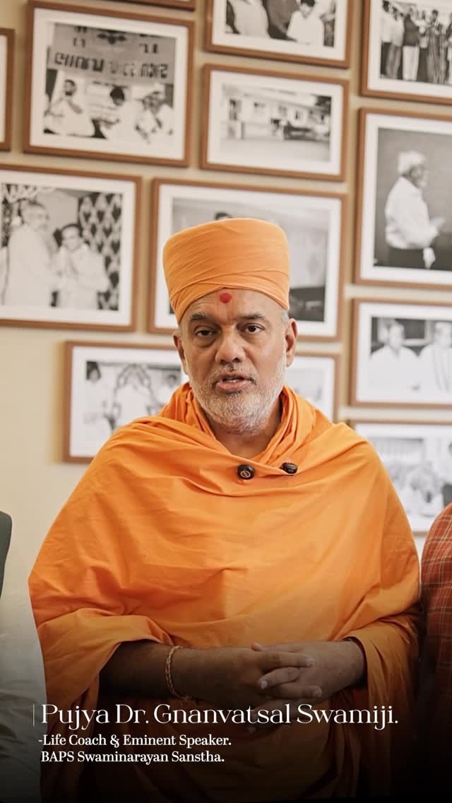 Blessed to begin our new store with Pujya Dr. Gnanvatsal Swami ji.